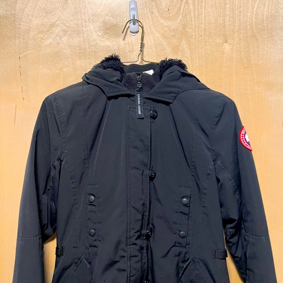 Canada Goose Jackets & Blazers - Canada Goose Black Winter Coat w Black Fur Hood; Size M